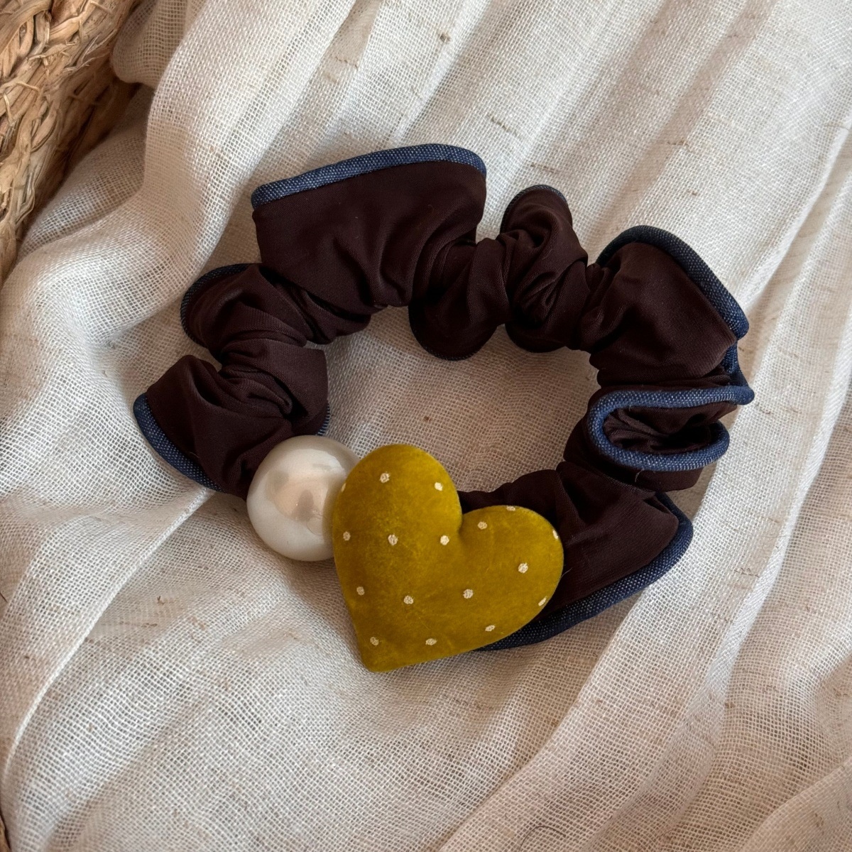 Women's Pearl Velvet Scrunchie For High Ponytail Heart Polka Dots