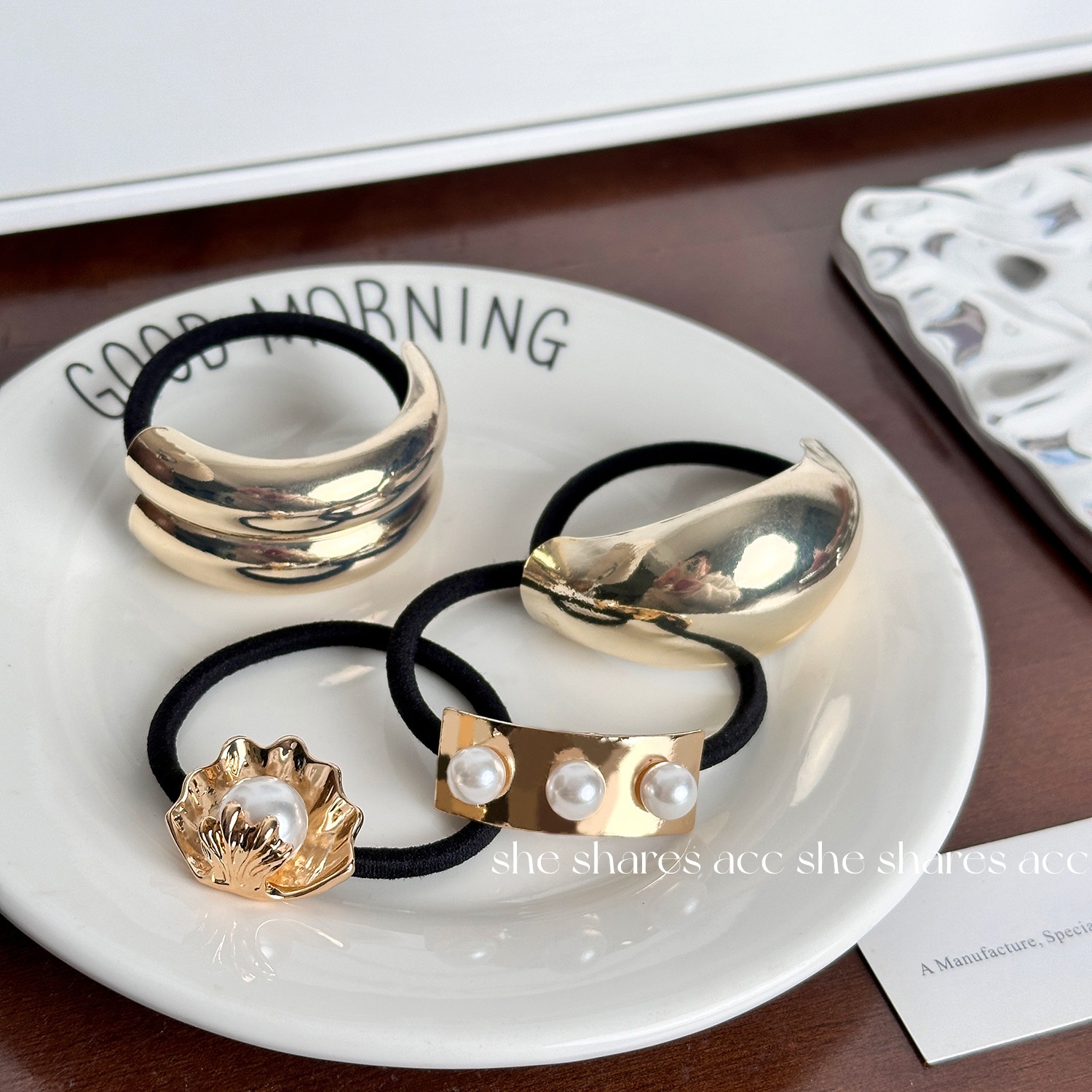 Women's Minimalist Metal Hair Ties Chic Cold Tone Stoving Varnish Bands