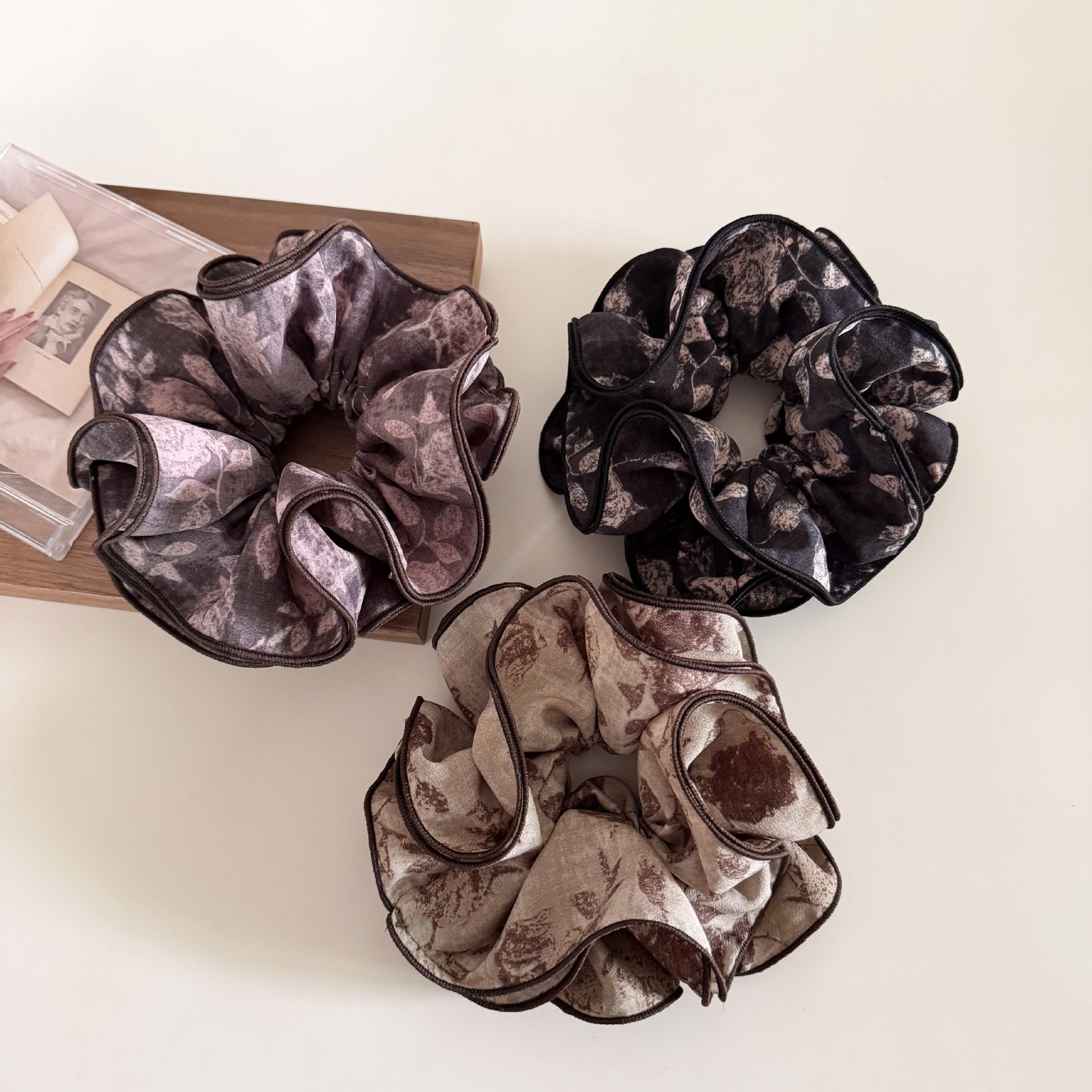 Women's French Retro Fabric Elastic Bun Hair Accessory Rose Print