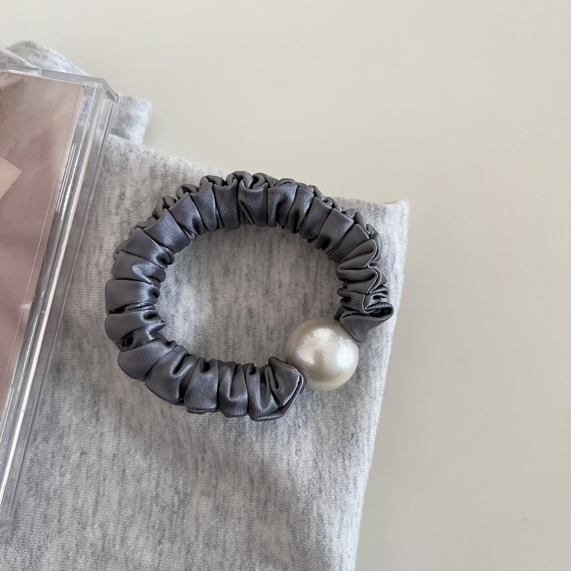 Women's Simple Artificial Pearl Hair Tie Spring Accessory Black