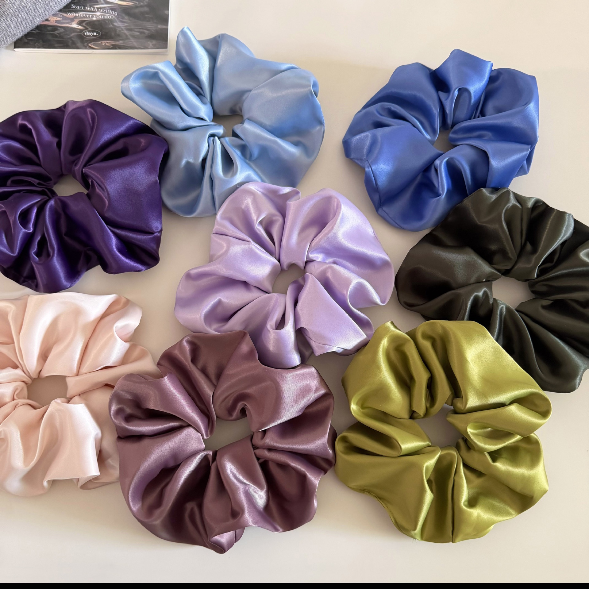 Women's Stylish Retro Satin Hair Tie For Daily Wear Multicolor