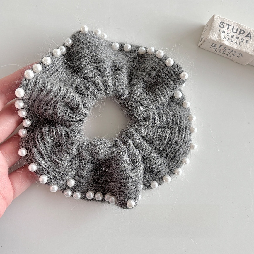 Women's Soft Knitted Pearl Edge Flower Hairband Elegant Grey Winter Wrap