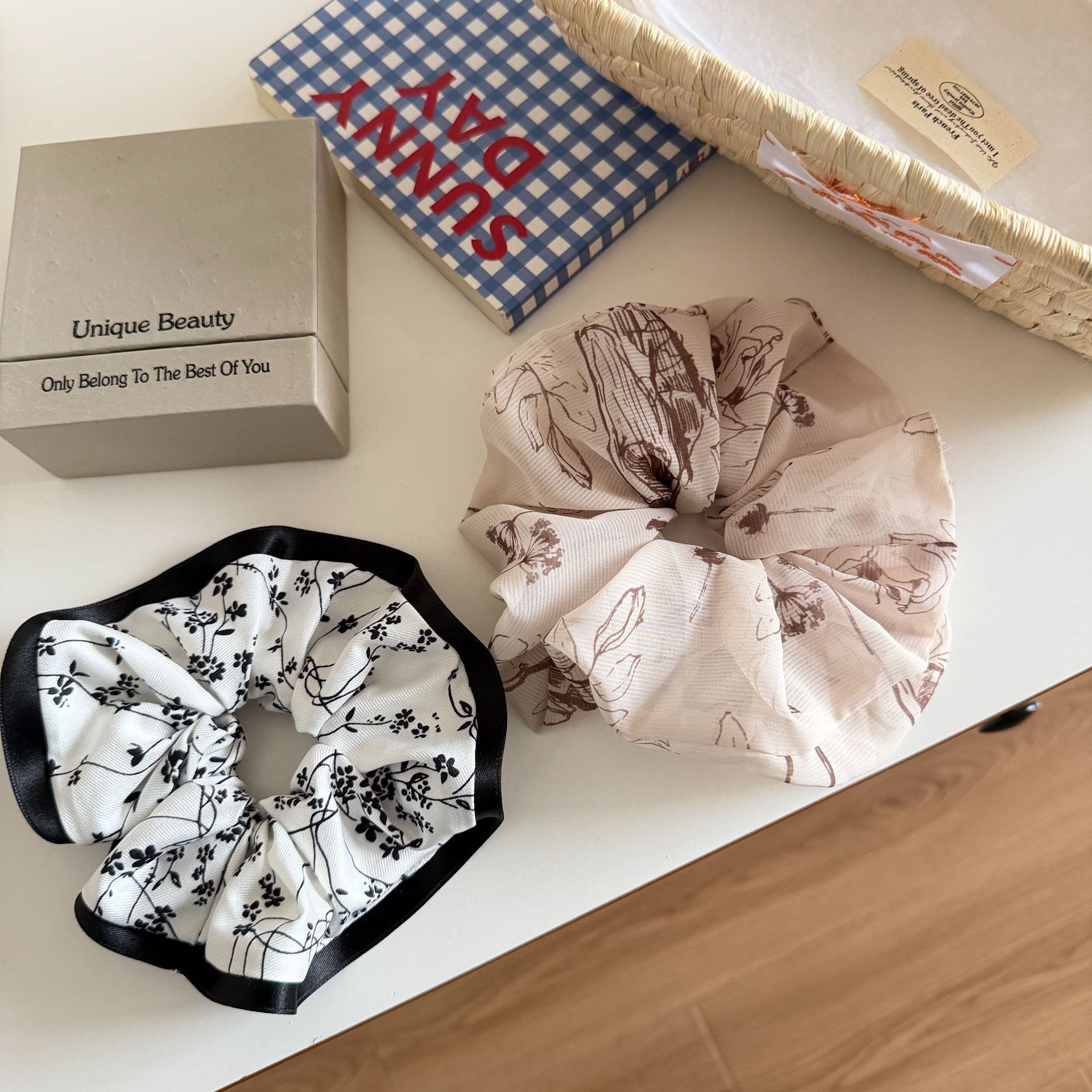 Women's Retro Water-Media Flower Hair Ties Elegant Minimalist Cloth Hair Bands