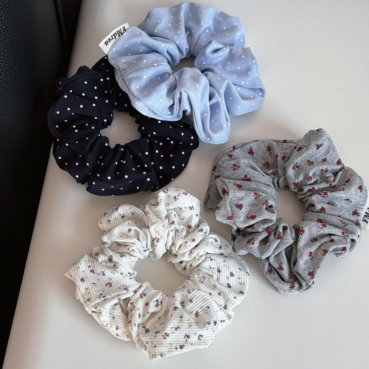 Women's Winter Daily Cloth Scrunchie Hair Tie White Ditsy Floral