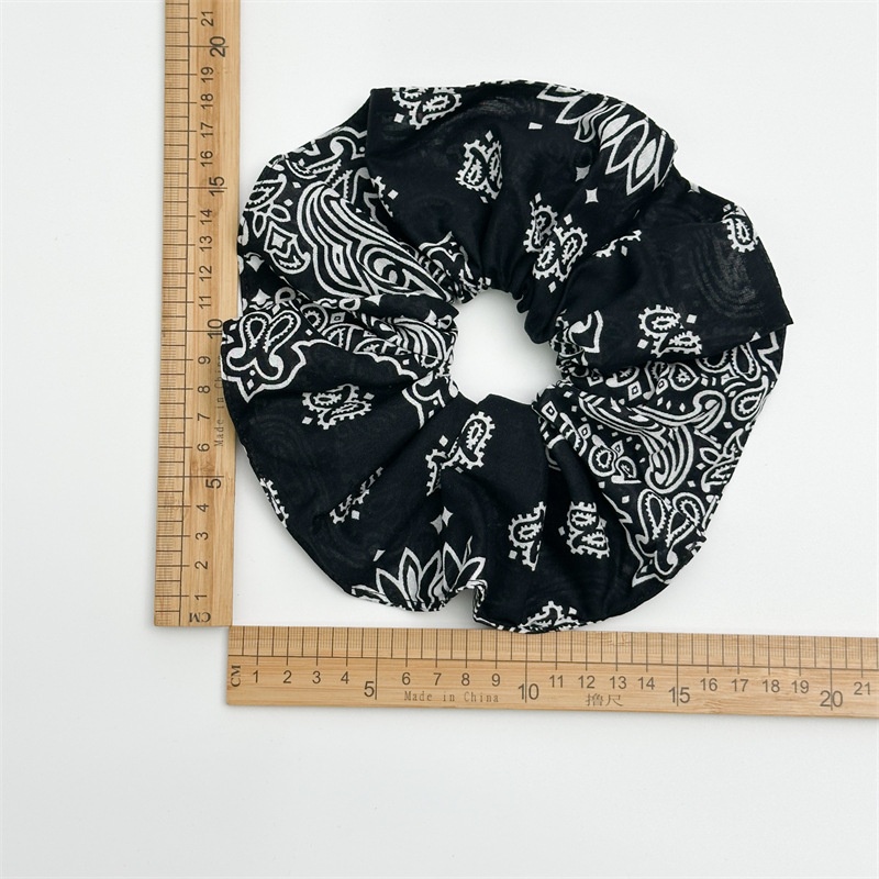 Women's Wide Fabric Hair Scrunchies Daily Headwear Trendy Worm Print