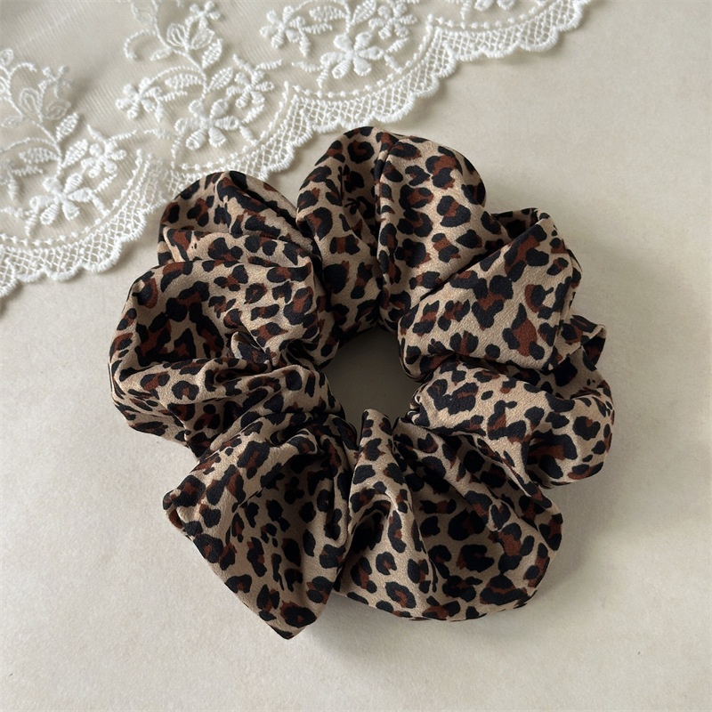 Women's Elastic Fabric Tail Knot Hair Ties Retro Leopard Print
