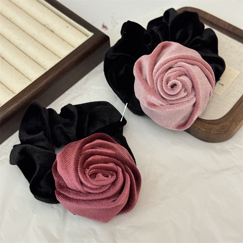 Women's Elegant Retro Velvet Hair Tie For Winter Styling Black Rose