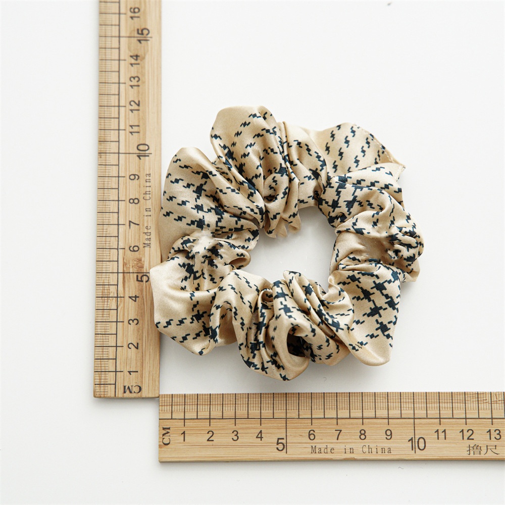 Women's Simple Handmade Cloth Hair Tie Spring Daily Solid Color