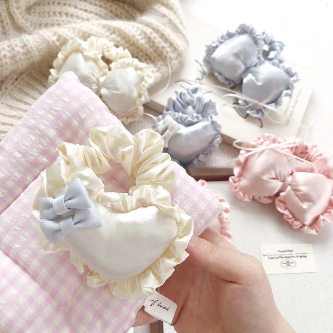 Women's Satin Ribbon Bow Lace Edge Heart Pattern Valentine's Day Hair Hoop