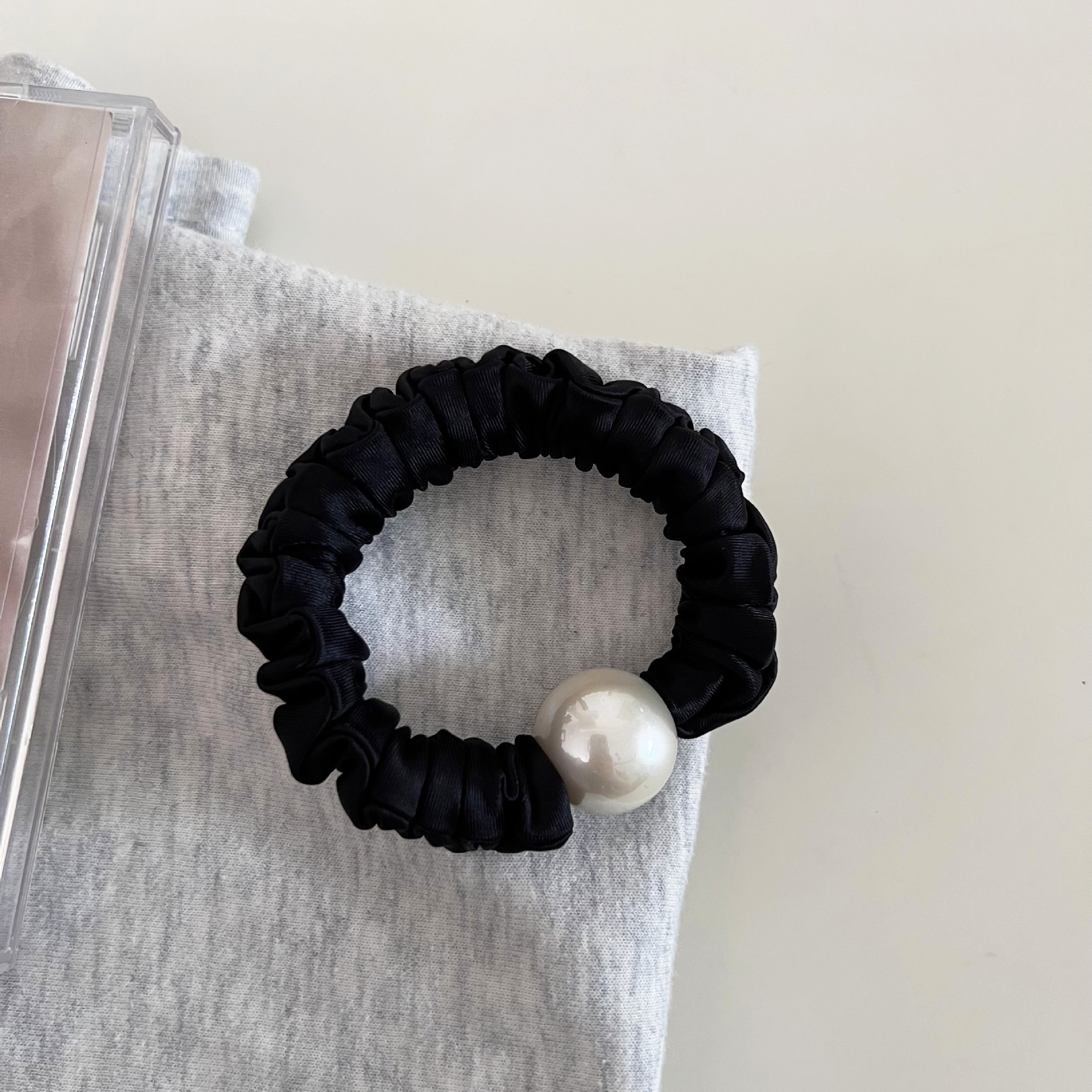 Women's Simple Artificial Pearl Hair Tie Spring Accessory Black