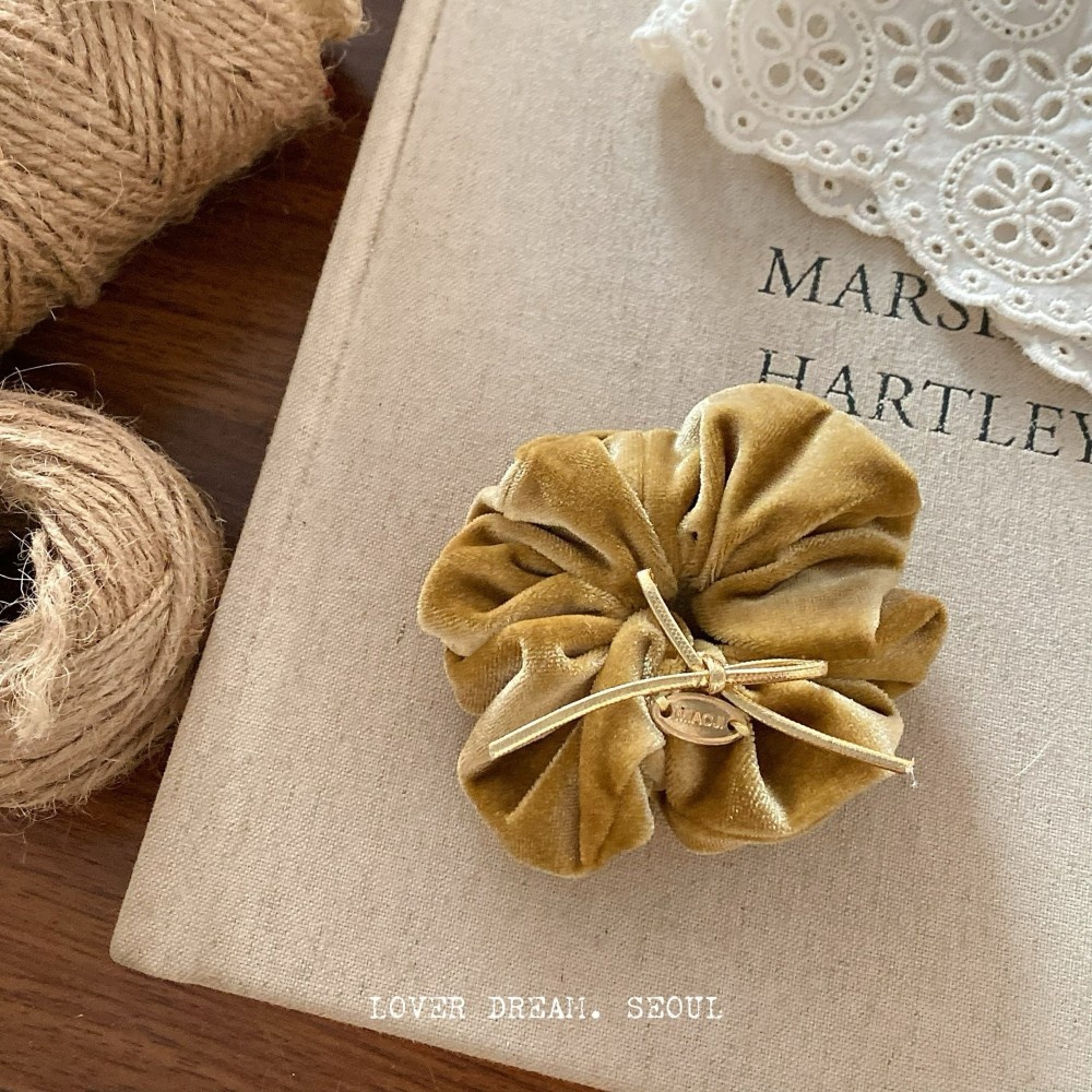 Women's Velvet Bow Knot Foldable Cloud Shark Clip for New Year