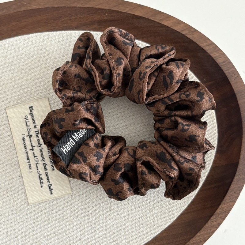 Women's Autumn Winter Fabric Scrunchie Hair Accessories Leopard Print