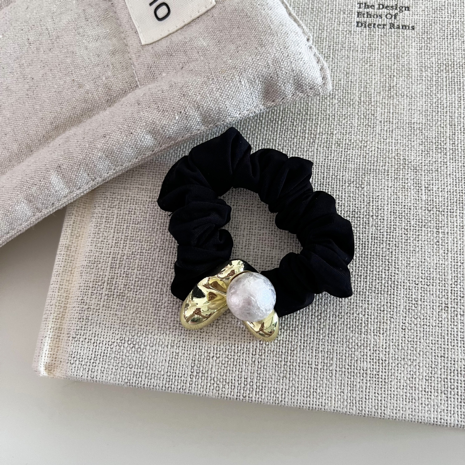 Women's High Elastic Pearl Bun Styling Hair Ring Black Star Heart