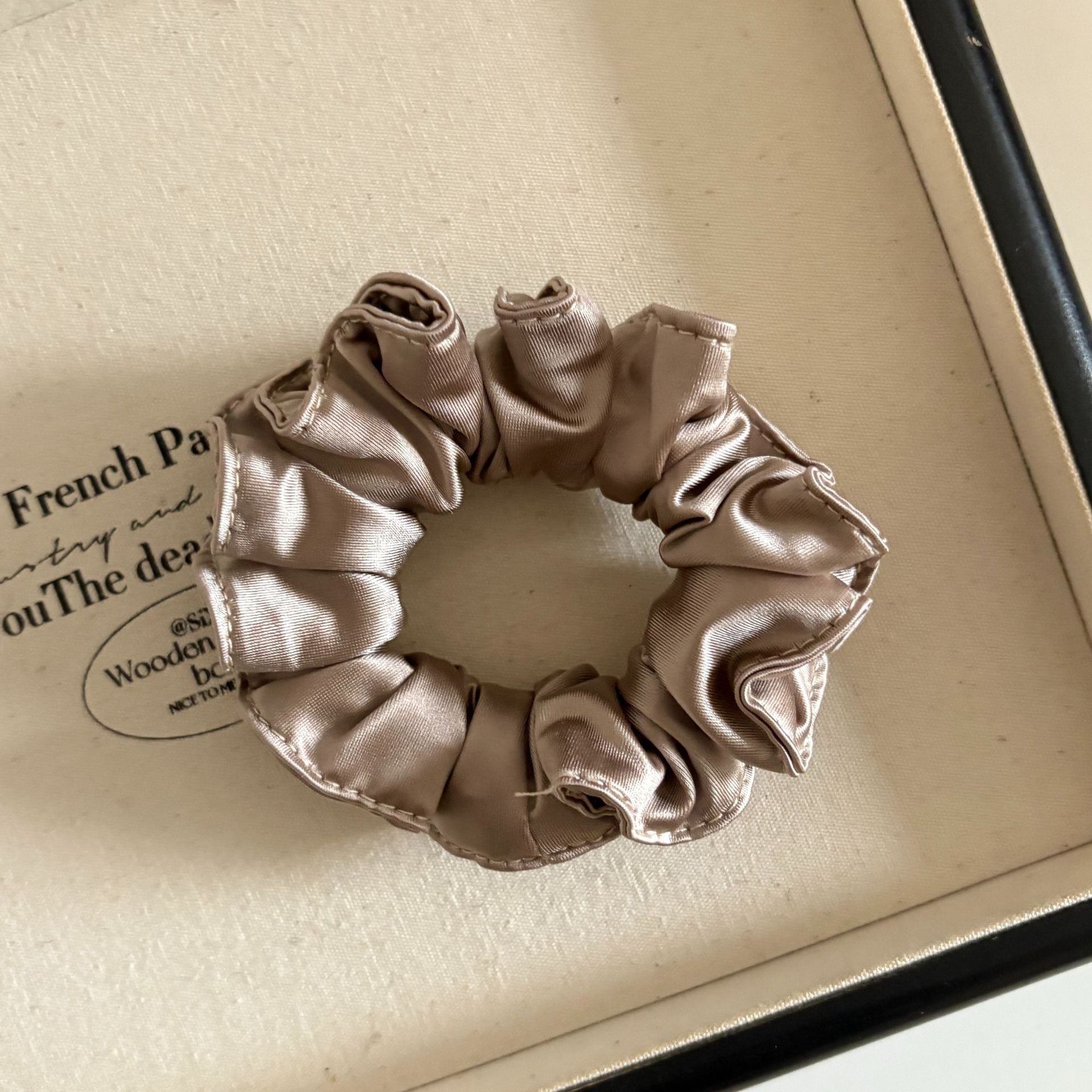 Women's Chic Satin Hair Tie Scrunchie, Elegant Solid Color Hair Accessory