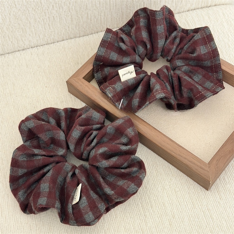 Women's Everyday Cloth Scrunchie Hair Tie Vintage Checkered Plaid