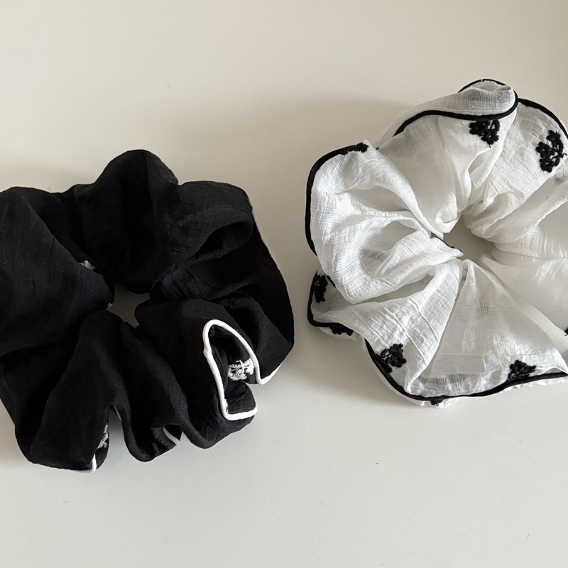 Women's Vintage Chinoiserie Flower Embroidery Cloth Hair Tie in Black