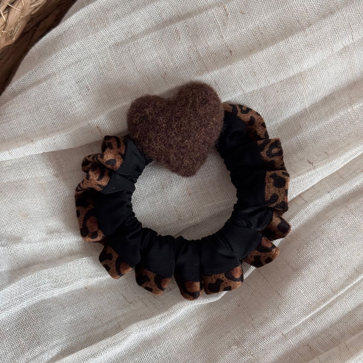 Women's Daily Elastic Cloth Ruffled Hairband Leopard Heart Print