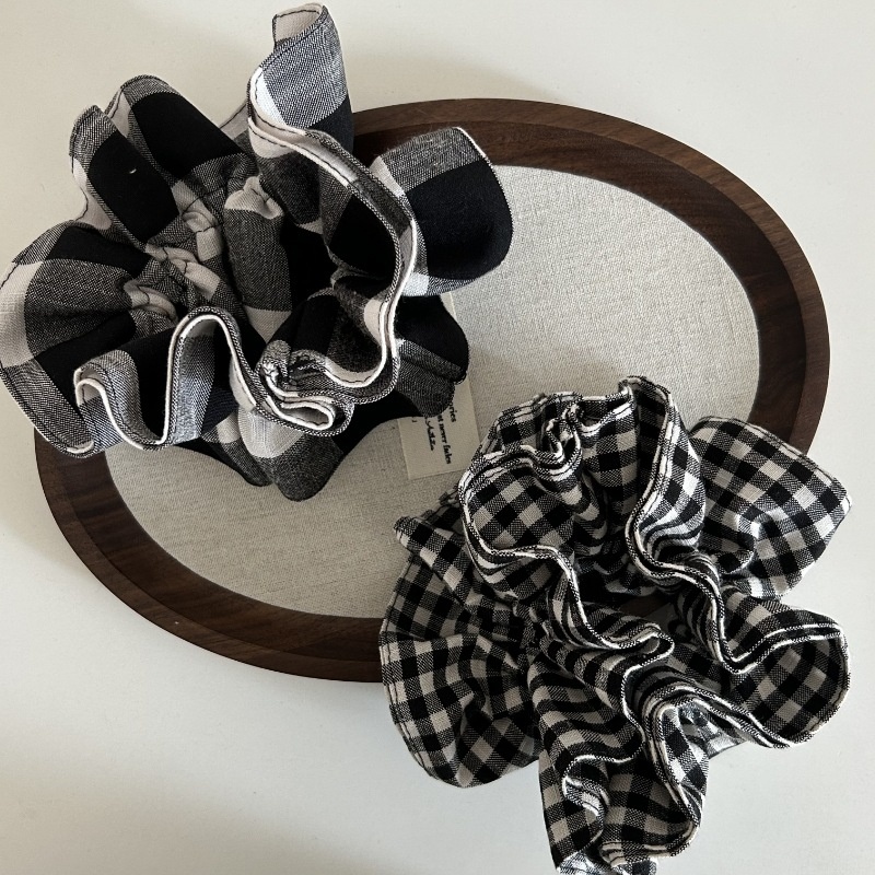 Women's Retro Cloth Scrunchie Hair Tie Black & White Checkered