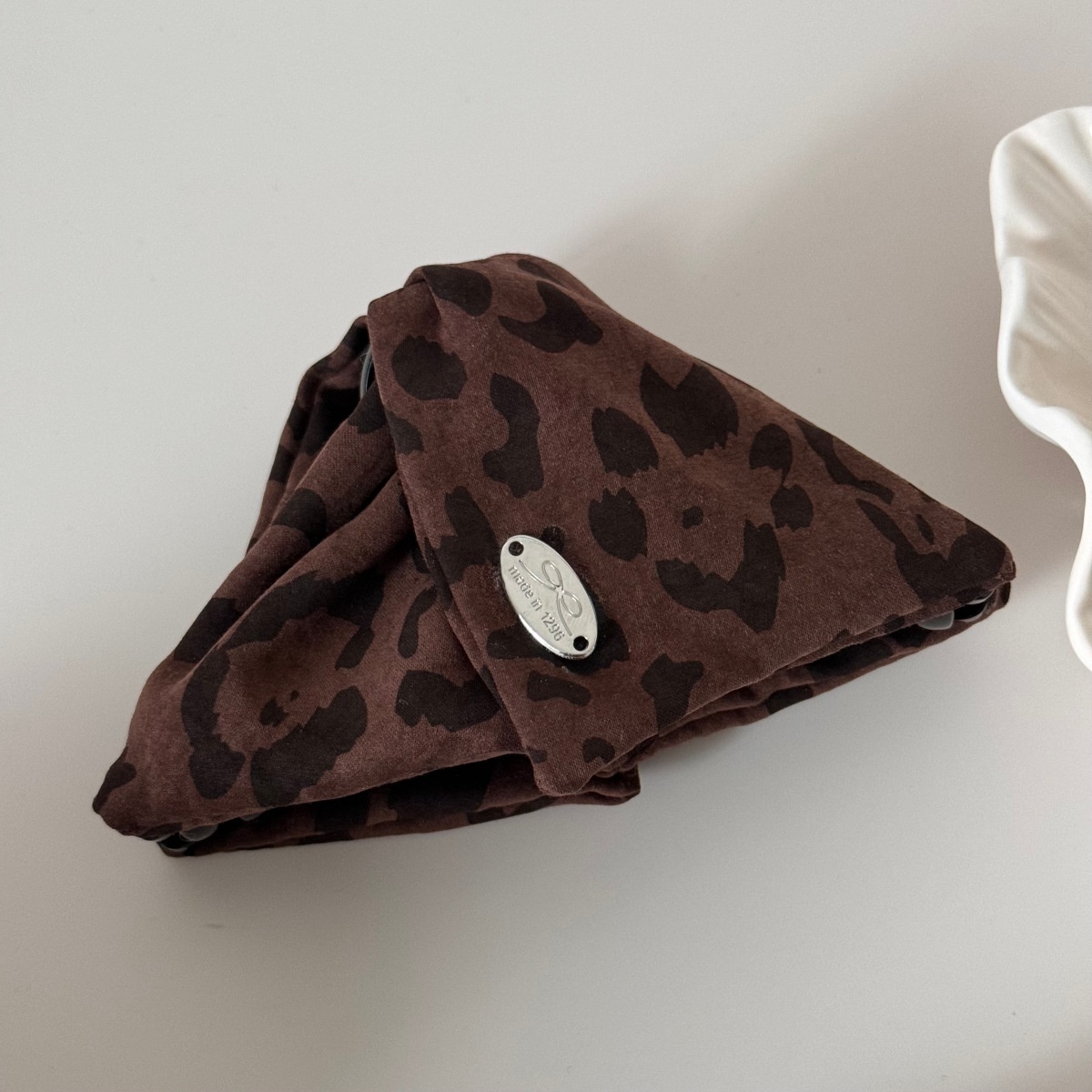 Women's Luxury Leopard Print Alloy Hair Claw Vintage Bowtie Shark Clip