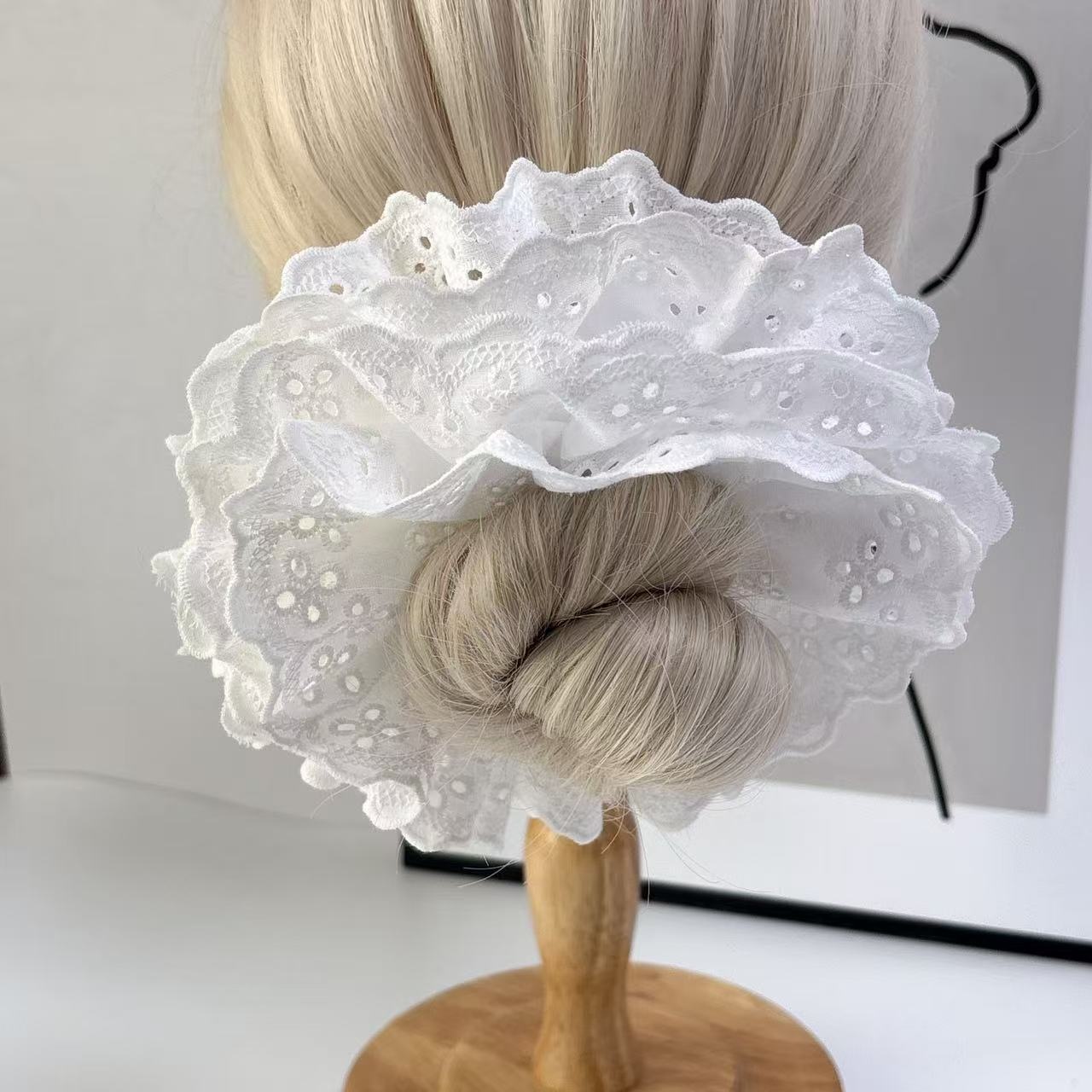 Women's Large Elastic Ponytail Hair Ties Sweet 4-Layer Pleated Lace
