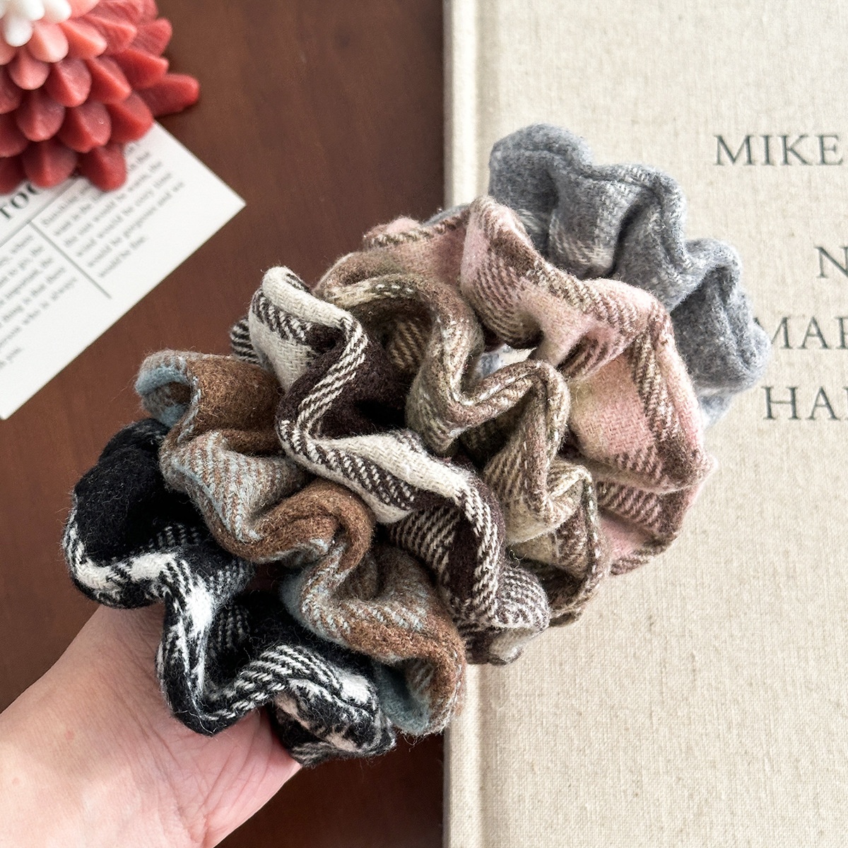 Women's Retro Autumn Winter Polyester Hair Scrunchie Pink Lattice