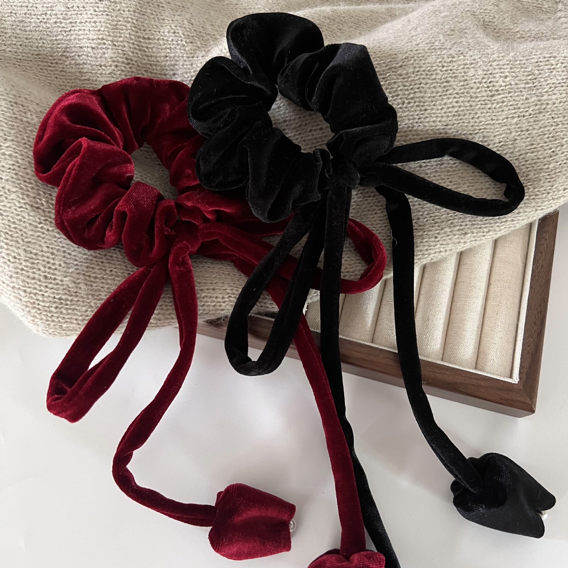 Women's Winter French Velvet Elastic Bow Hairband Tulip Pattern