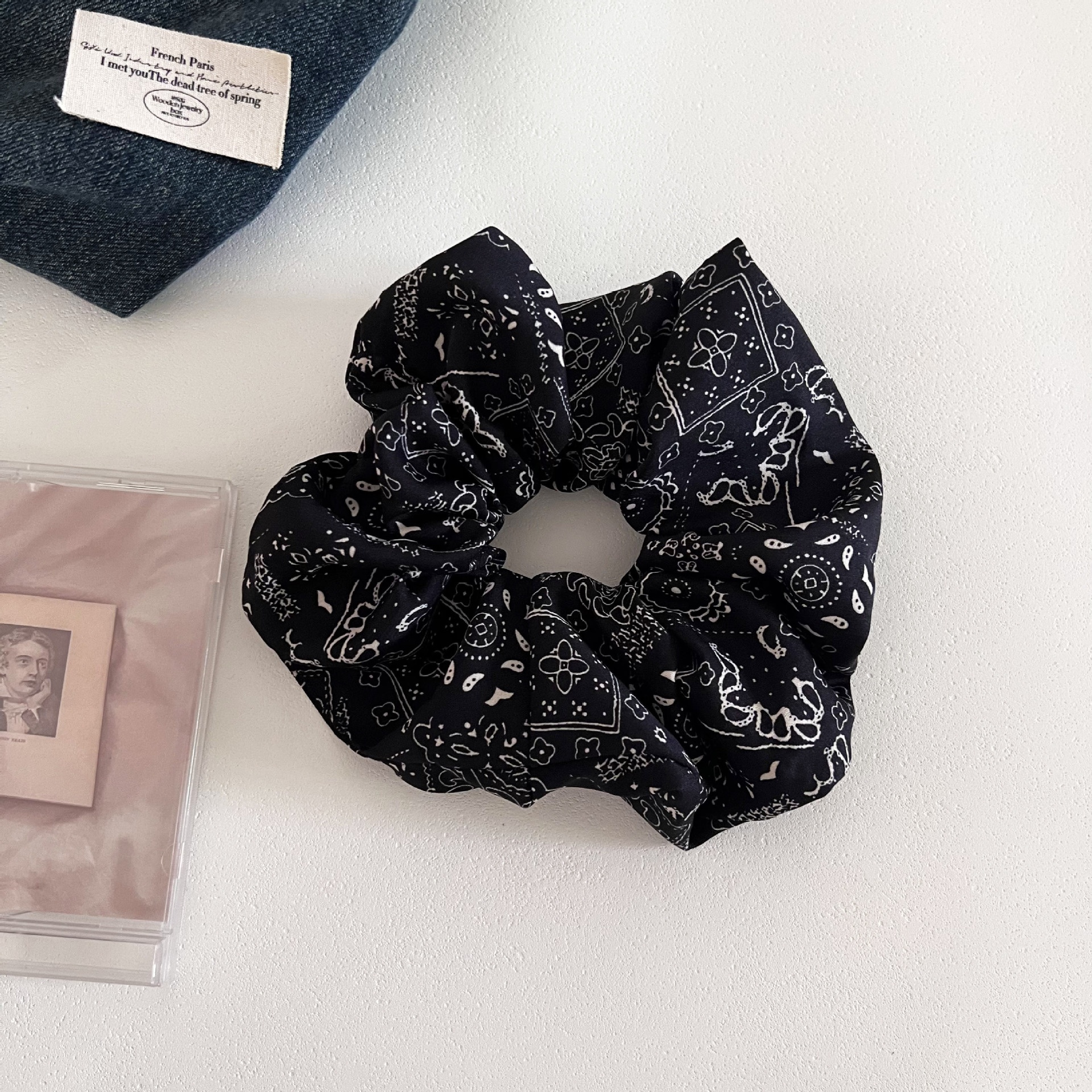 Women's Vintage Cloth Low Ponytail Scrunchie Black White Cashew Floral
