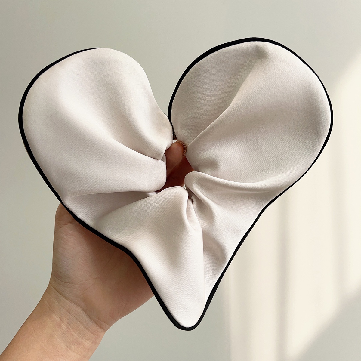 Women's All-Season Cloth Hair Tie Daily Hair Bun Rope Heart-Shaped