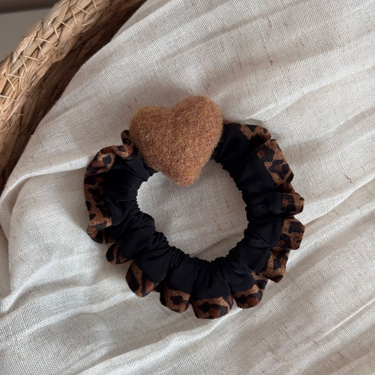 Women's Daily Elastic Cloth Ruffled Hairband Leopard Heart Print