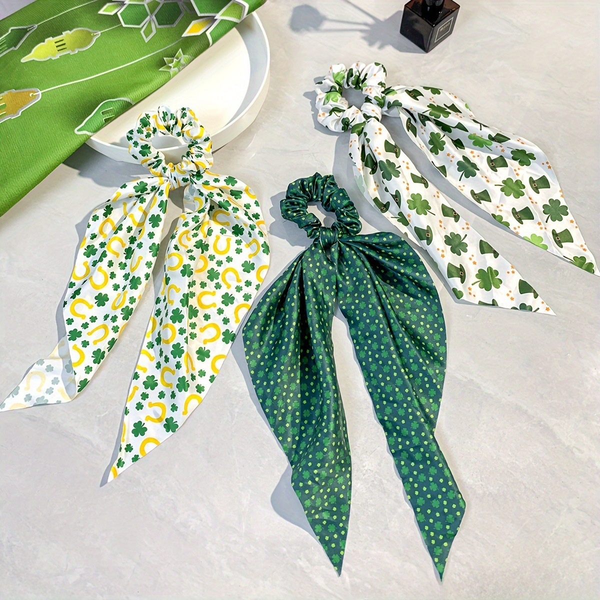 Women's St. Patrick's Day Fabric Bow Hairband Green Shamrock Clover