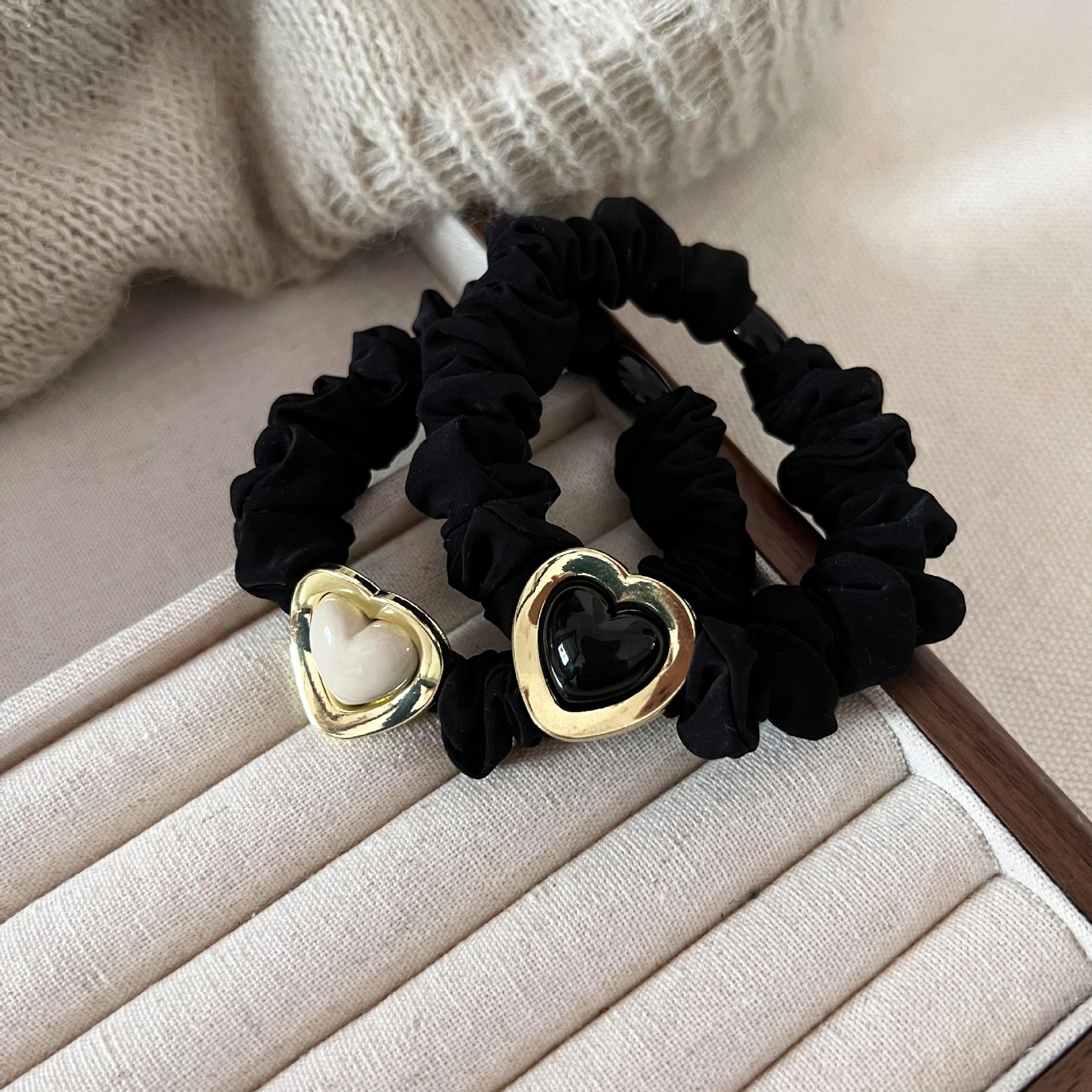 Women's Elastic Cloth Hair Tie Everyday Black White Metal Heart Hairband