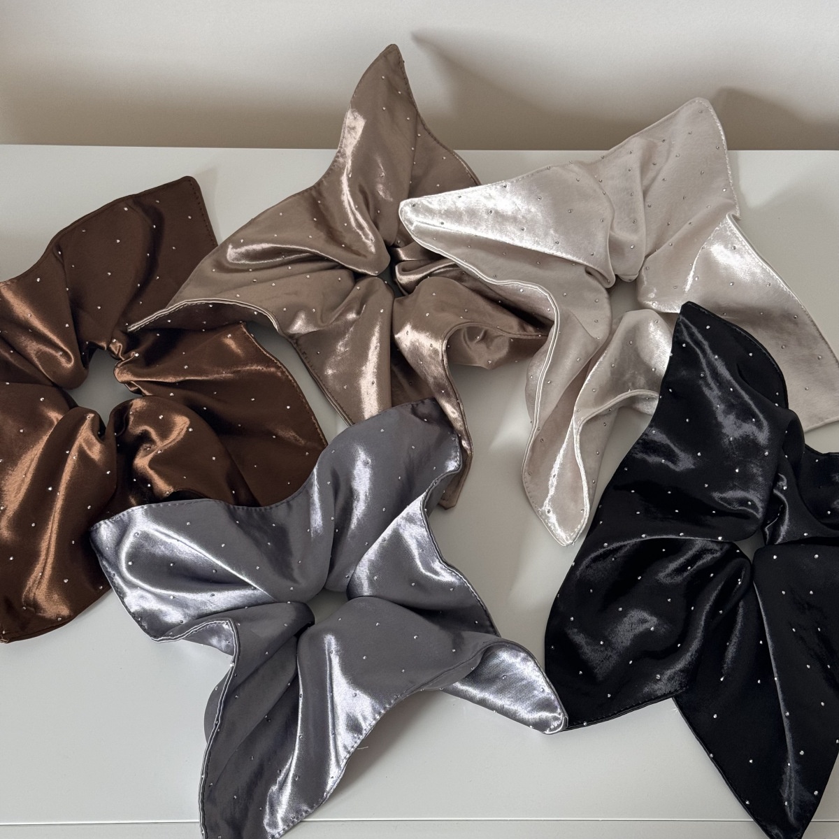 Women's Oversized Satin Scarf Scrunchie Retro Diamond Print
