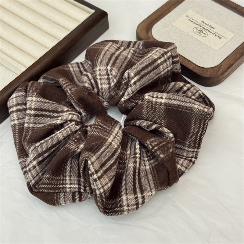 Women's Retro Plaid Cloth Hair Tie, Preppy Checkered Scrunchie for Autumn Winter