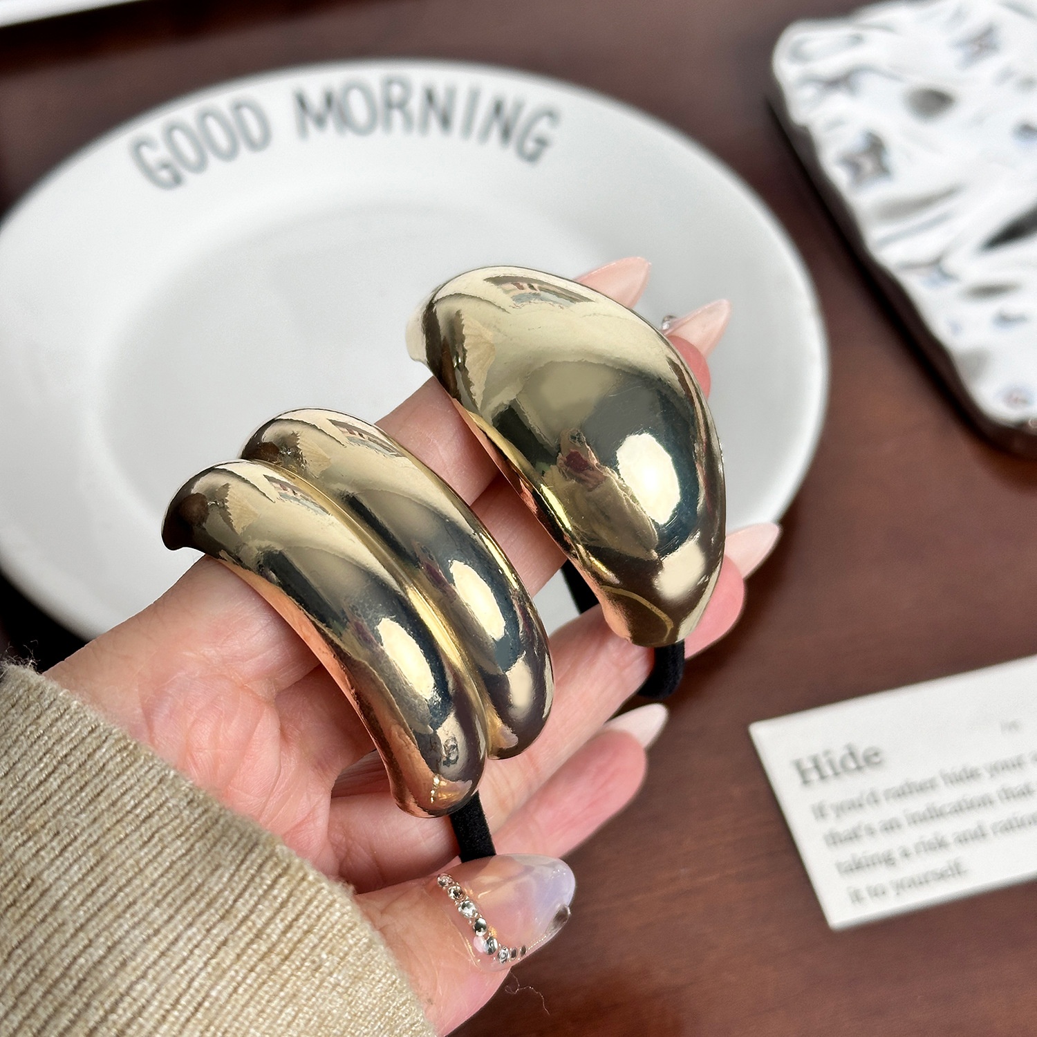 Women's Minimalist Metal Hair Ties Chic Cold Tone Stoving Varnish Bands