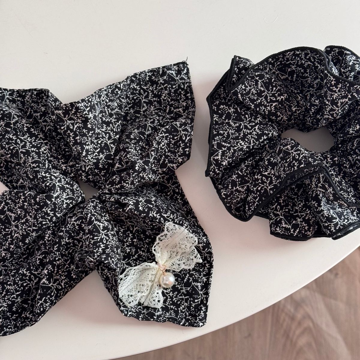 Women's Elegant Ditsy Floral Cloth Square Scarf Headband Autumn Winter