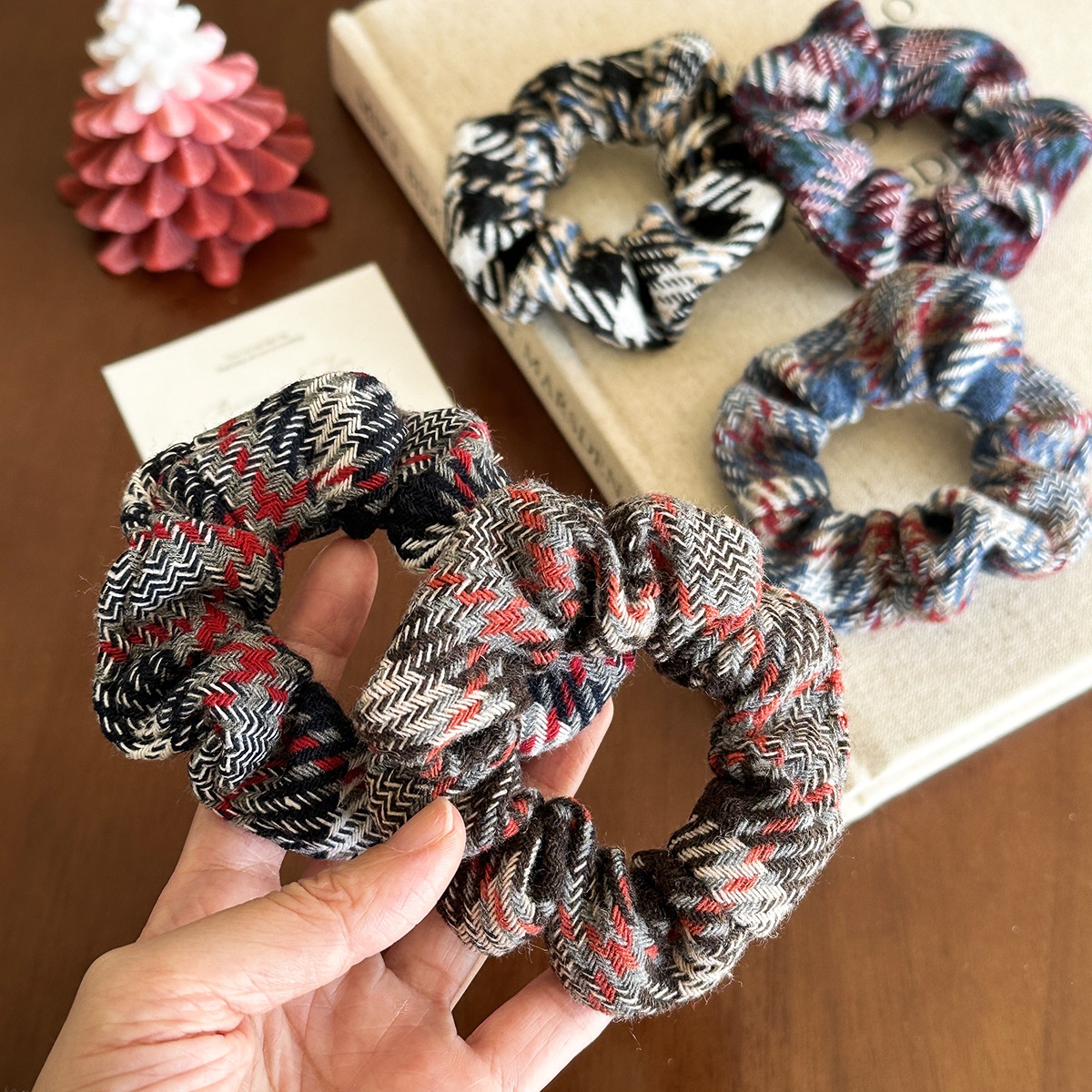 Women's Autumn Winter Polyester Hair Tie Classic Black & Red Plaid