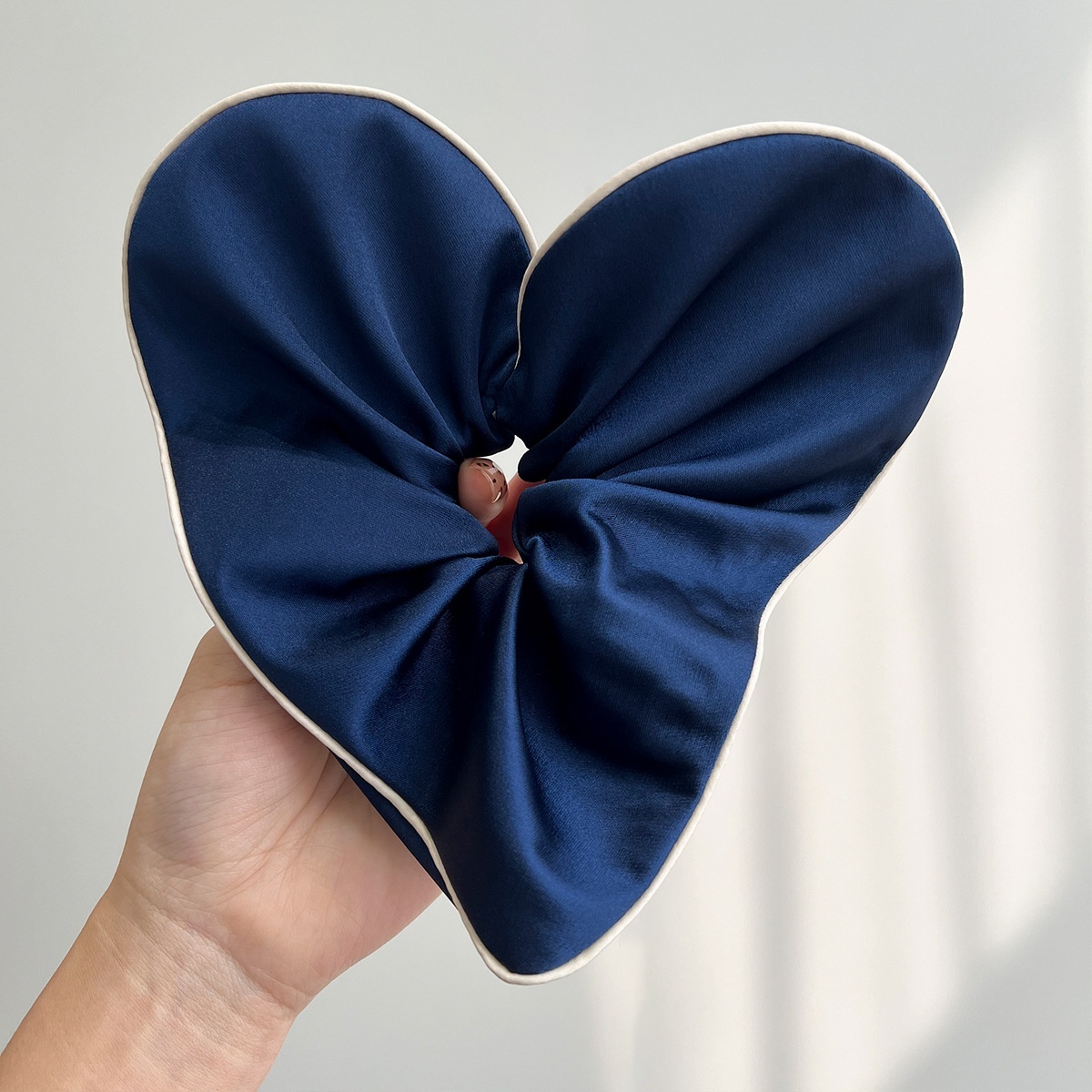 Women's All-Season Cloth Hair Tie Daily Hair Bun Rope Heart-Shaped