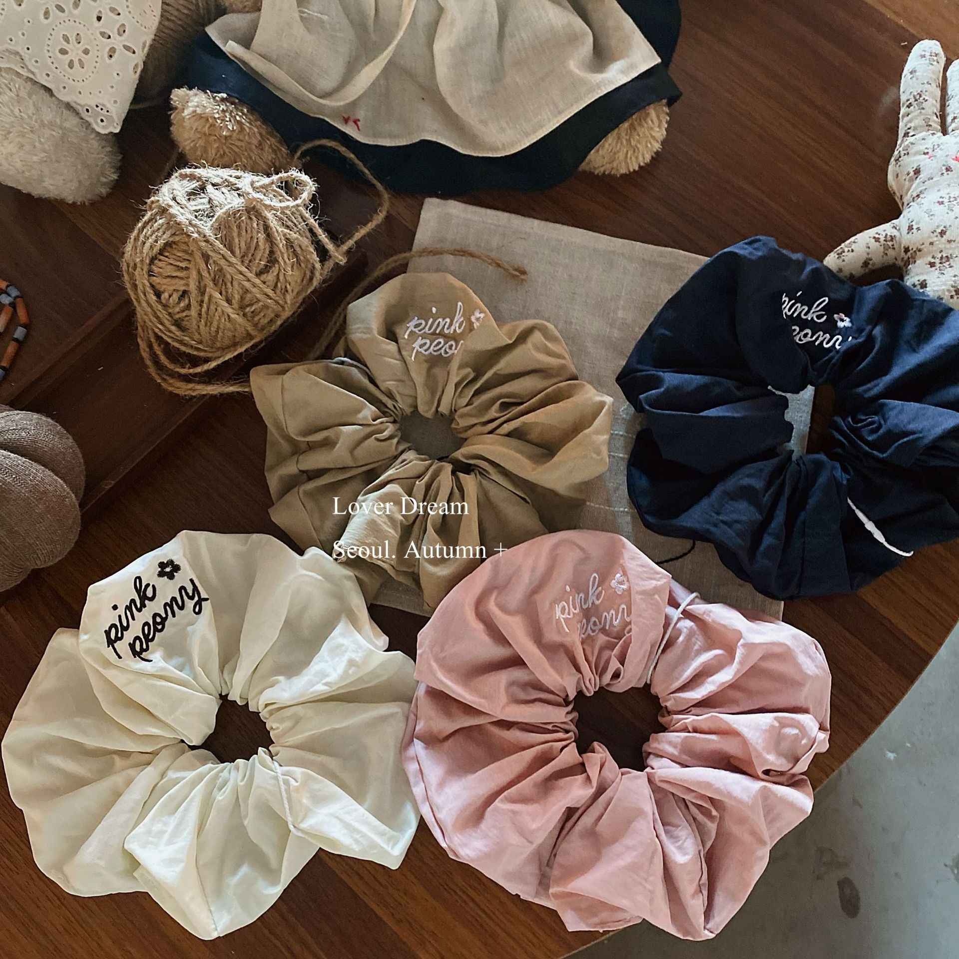 Women's Winter Daily Fabric Scrunchies Solid Color Embroidered Letter