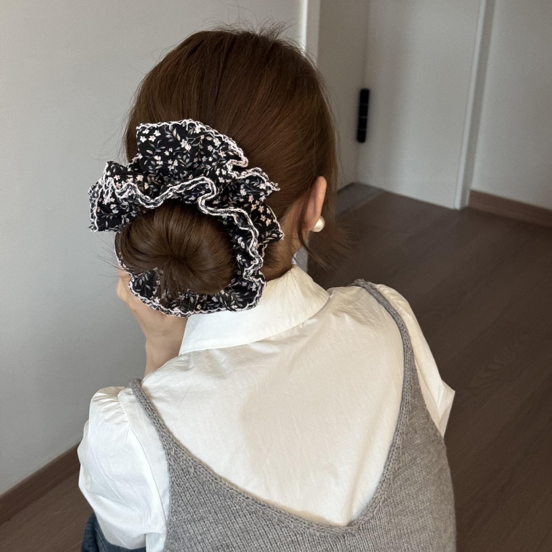 Women's Spring Polyester Hair Claws Clip Ditsy Floral Black Beige