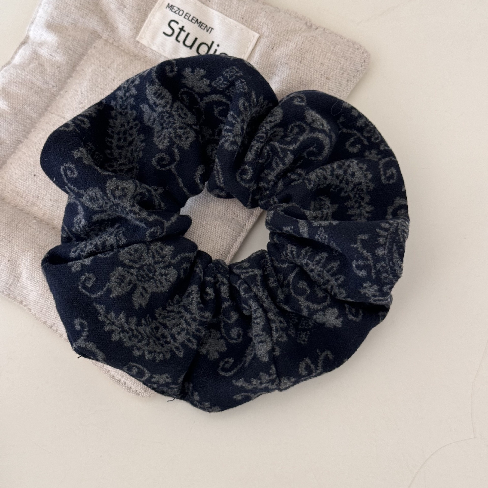 Women's Winter Woolen Scrunchie Hair Ties Vintage Walnut Floral Pattern