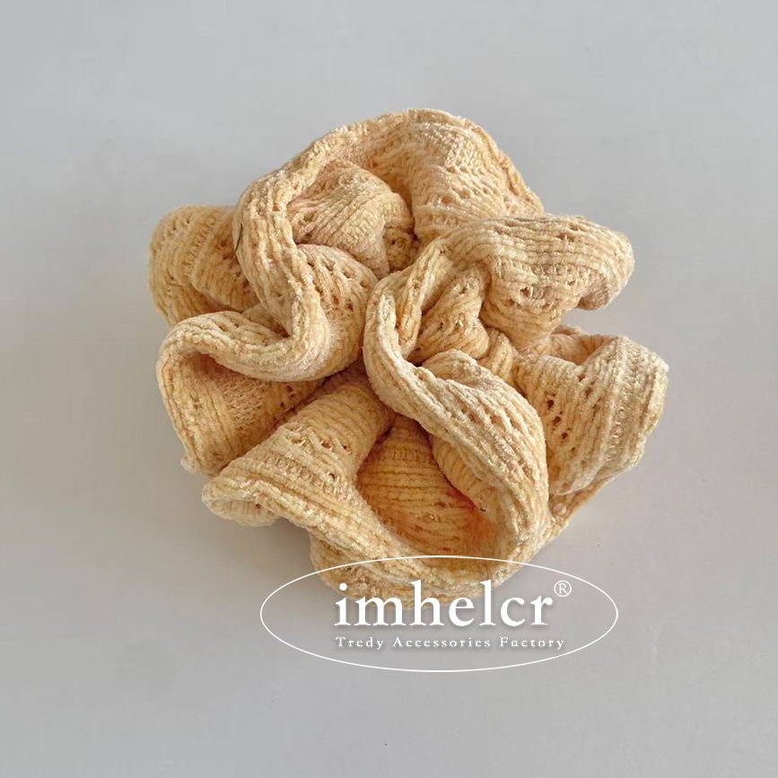 Women's Soft Velvet Hair Scrunchie For Autumn Winter Solid White
