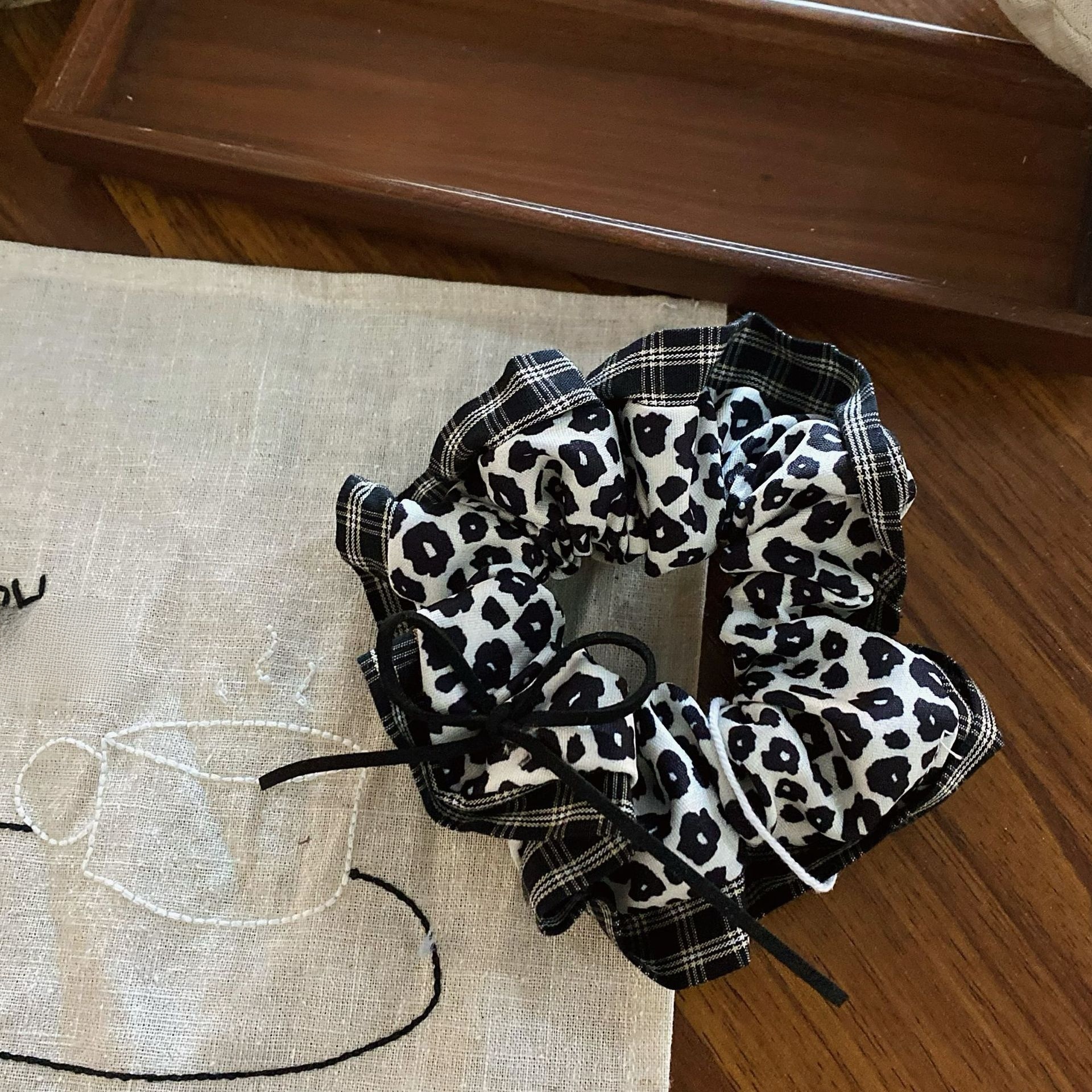 Women's Chic Butterfly Knot Plaid Leopard Hair Ties Vintage Winter Head Ropes