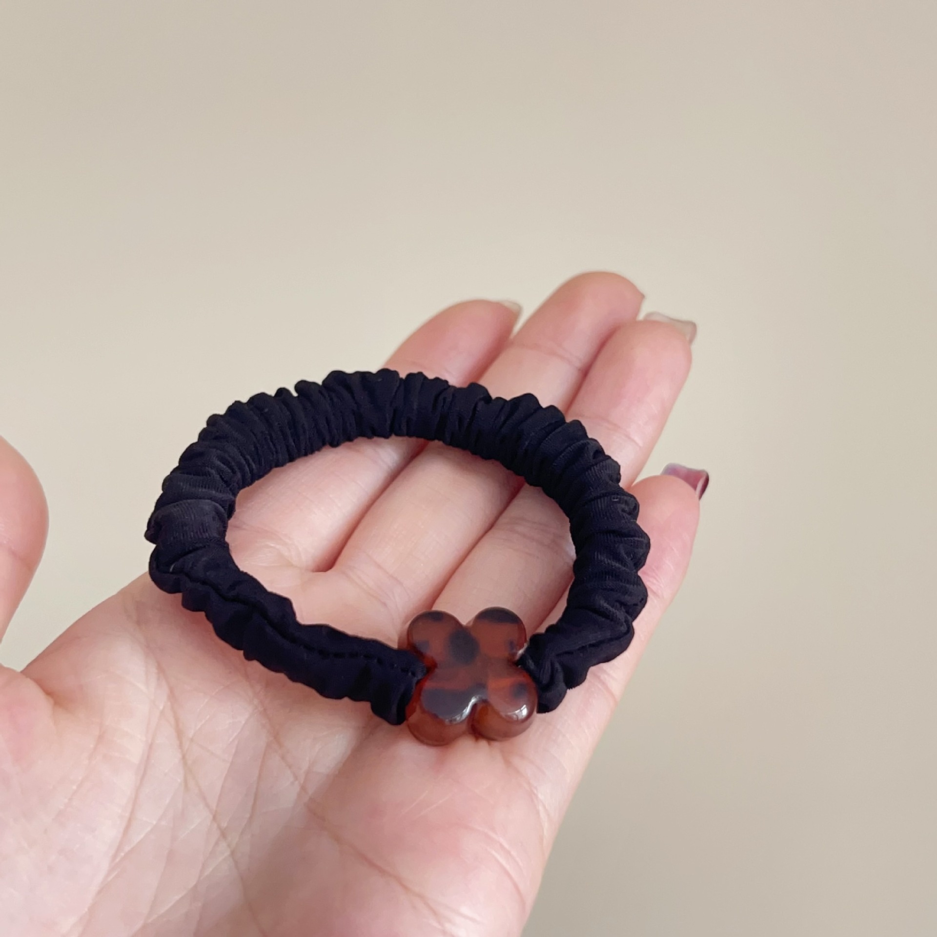 Women's Stylish Acrylic Hair Tie For Daily Wear Leopard Print