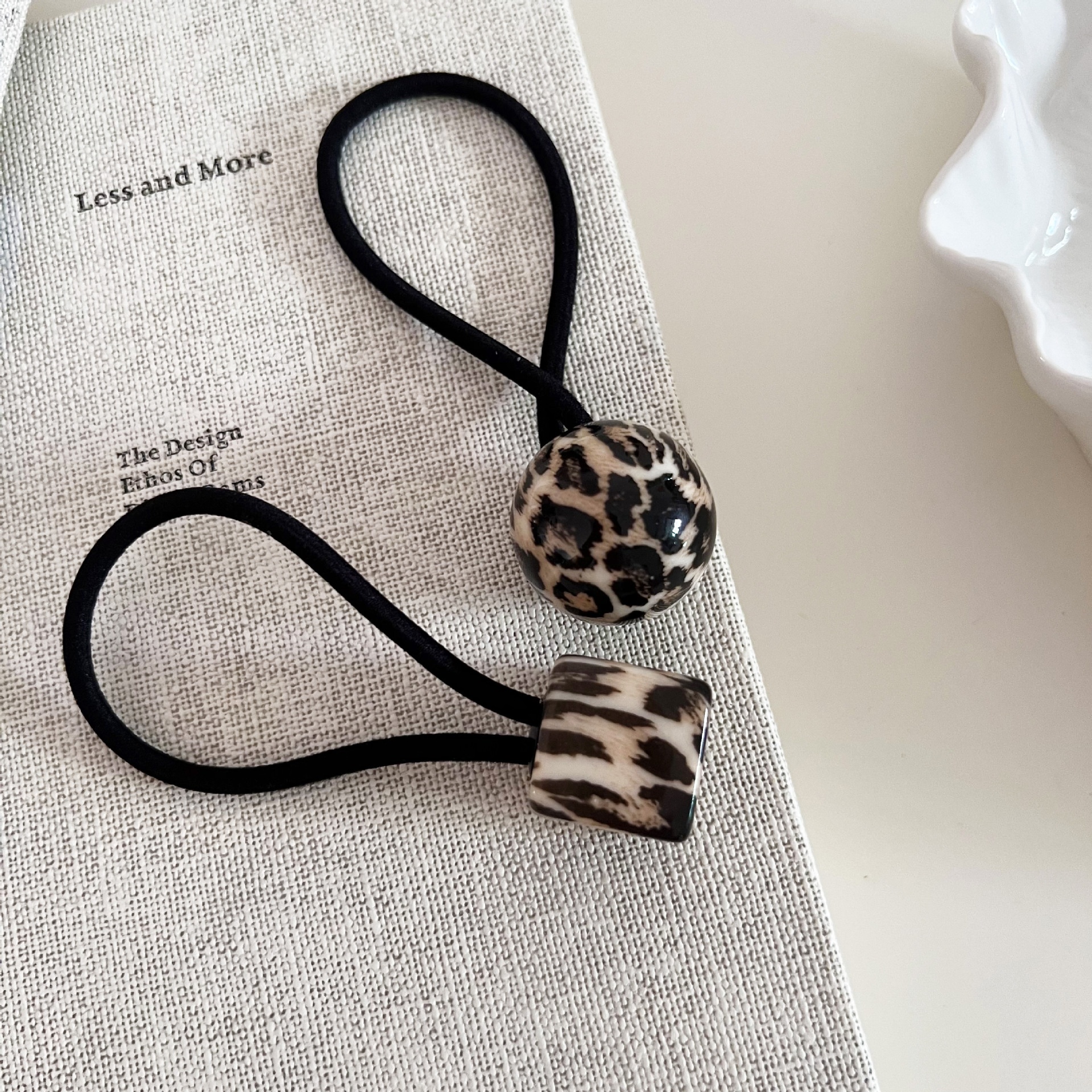 Women's Simple Resin Ponytail Holder Hair Tie Large Leopard Print