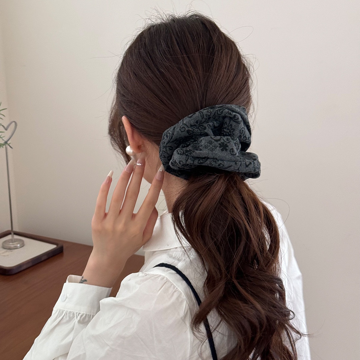 Women's Winter Woolen Scrunchie Hair Ties Vintage Walnut Floral Pattern