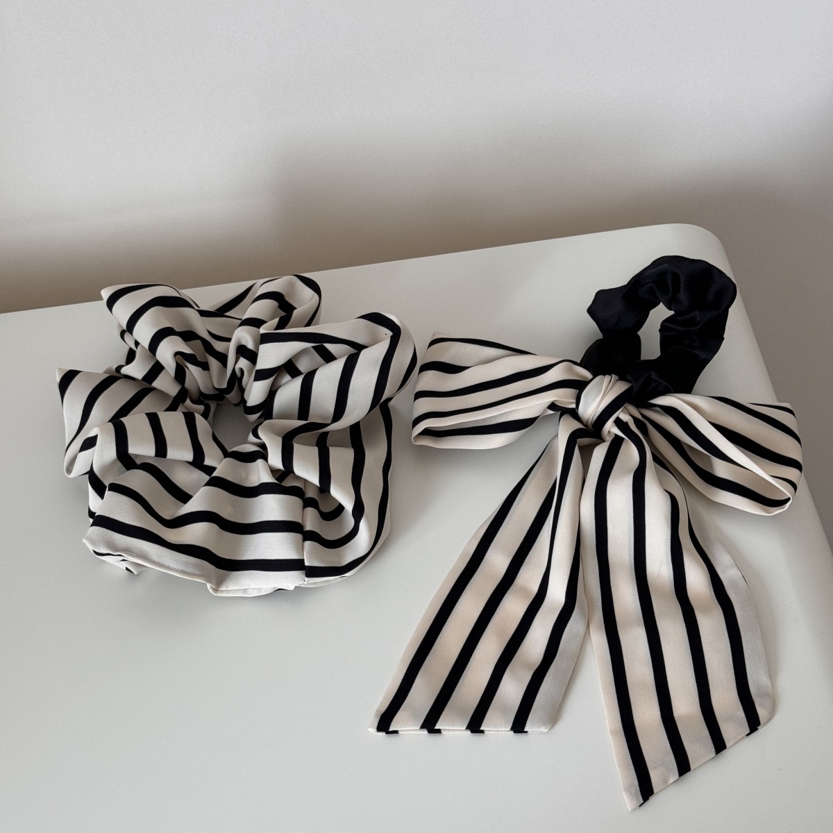 Women's Commuter Pleated Cloth Bowknot Hair Tie Irregular Striped