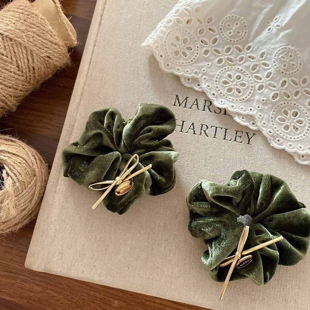 Women's Velvet Bow Knot Foldable Cloud Shark Clip for New Year