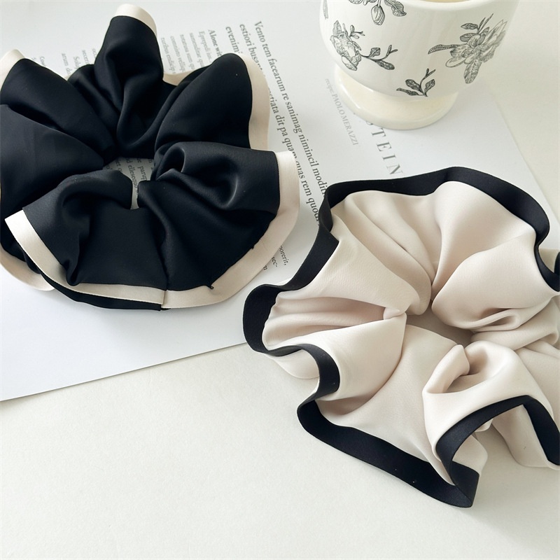 Women's Elegant Casual Holiday Cloth Hair Scrunchie Solid Color