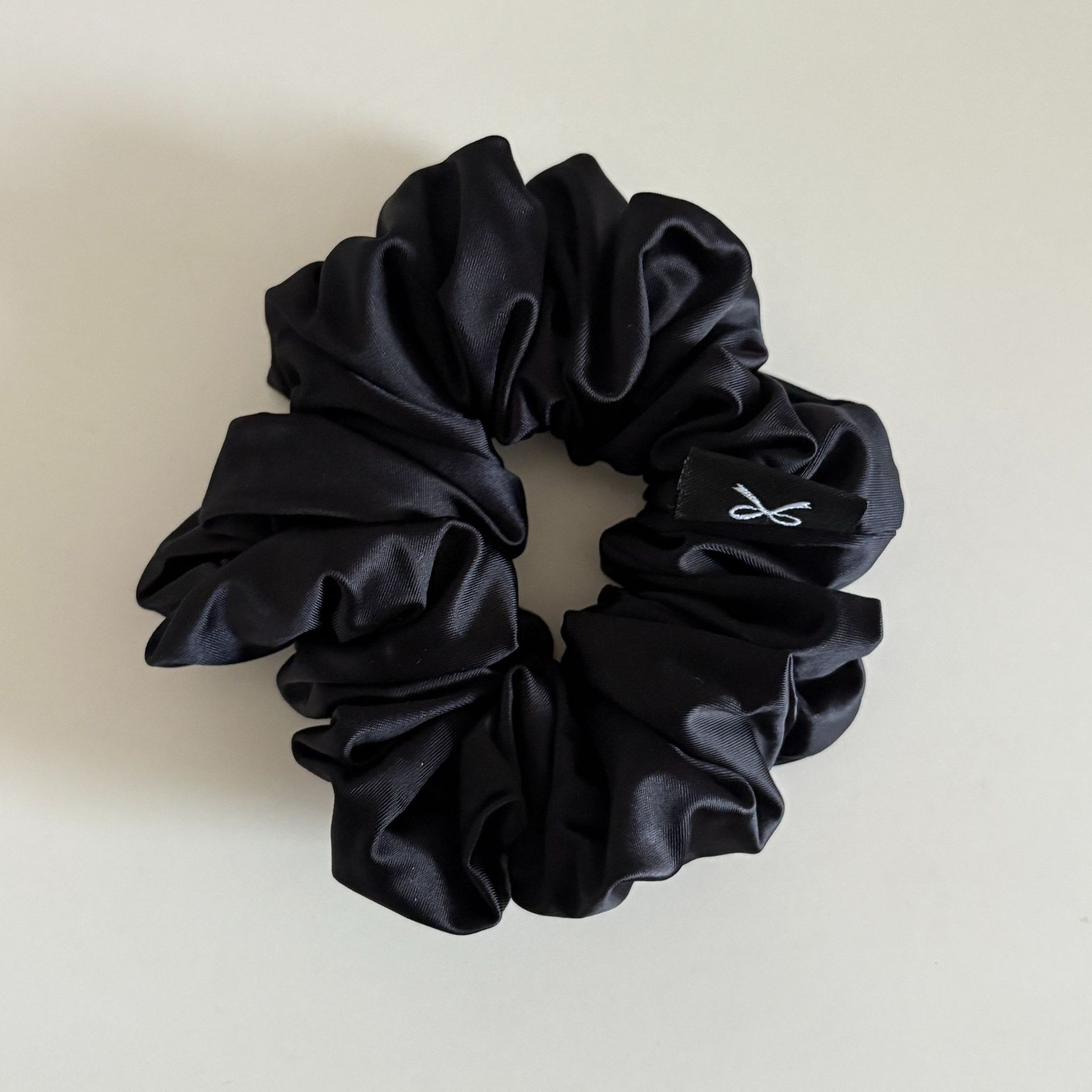 Women's Elegant Solid Color Satin Hair Tie, Chic Spring Accessory in Black