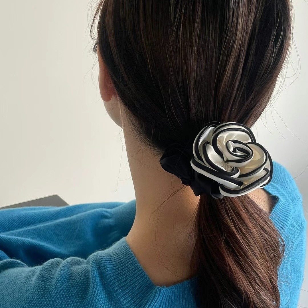 Women's IG Style Daily Satin Scrunchie Hair Tie Floral Pattern